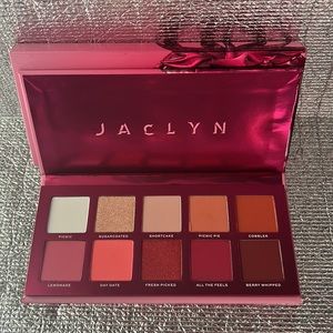 Morphe Jaclyn Strawberry Feels Palette